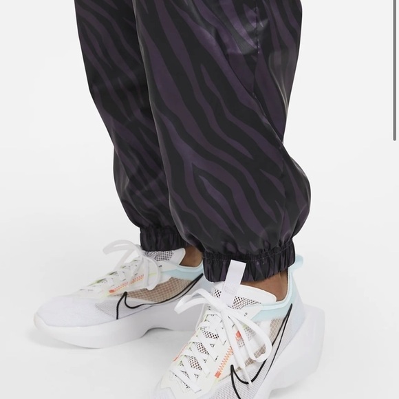 Nike Plus Zebra Purple black Windbreaker Pant women’s 2X street new with tags - Picture 8 of 11